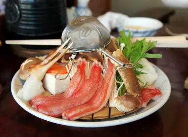 Ingredients for the preparation of Shabu Shabu with crab Les ingrédients pour une fondue shabu shabu au crabe