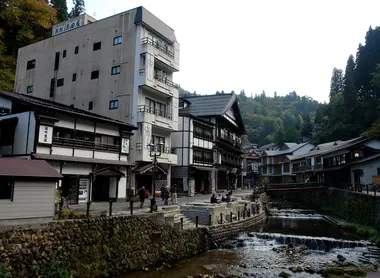 Rivière de Ginzan Onsen