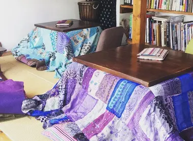 Kotatsu du Café Stay Happy à Shimokitazawa (Tokyo)