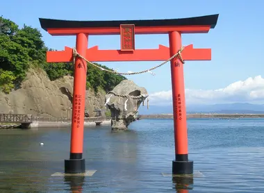 Le rocher sculpté Heishi-iwa Le rocher sculpté Heishi-iwa