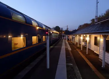 train-bleu-akebono train-bleu-akebono