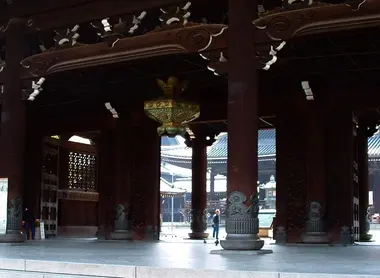 Entrée principale du Higashi Hongaji