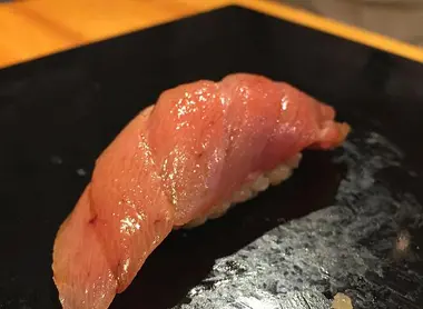 Nigiri sushi thon