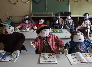 Les enfants dans la salle de classe Les enfants dans la salle de classe