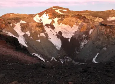 El inmenso cráter del volcán