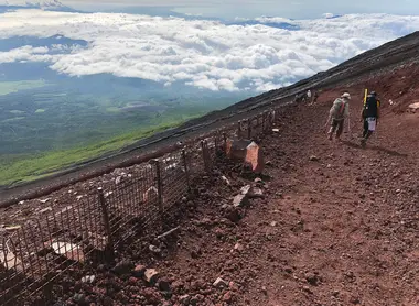 La pente est moins raide qu'à l'aller