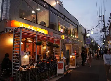 Après une bonne séance de shopping, rien de mieux qu'une pause au café