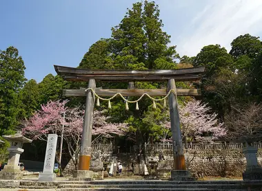 L'entrée d'un des sanctuaires de TOgakushi-jinja