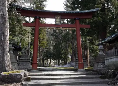 Le torii marquant l'entrée du sanctuaire Okamoto Otaki