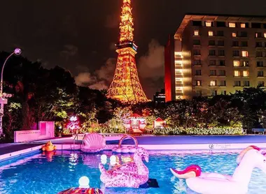 Soirée "CanCam" Pink Disco à la piscine de l'Hotel Tokyo Prince