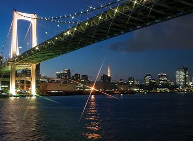 Passage sous le Rainbow Bridge avec la croisière Symphony