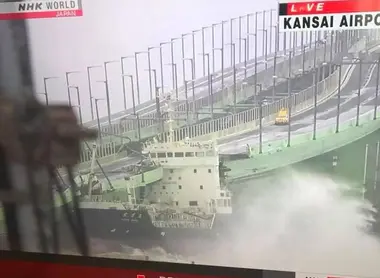 Les news passent en boucle les images du typhon