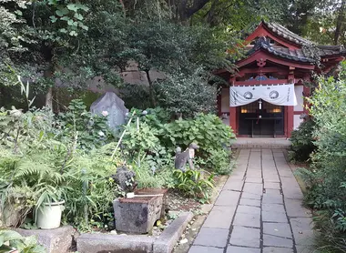 Le sanctuaire abrite tout un tas de petits autels cachés Le sanctuaire abrite tout un tas de petits autels cachés