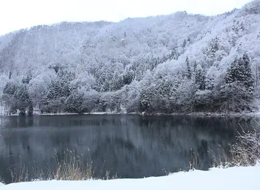 Le lac Nakatsuna en hiver