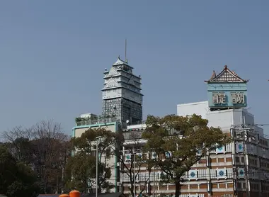 Un Love Hotel sur le modèle du château d'Osaka