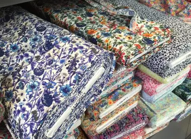 Des tissus aux motifs variés