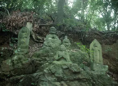 Le mont Tenran et les 16 Rakan Le mont Tenran et les 16 Rakan