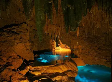 Cave de Gyokusendo