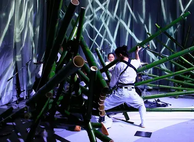 spectacle-flowers-naked