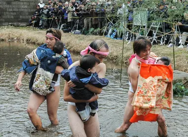 Warabi Hadaka matsuri , Yotsukaido