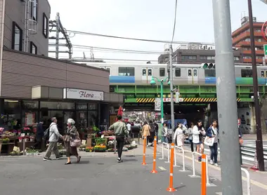 Gare de Shin-Okubo Gare de Shin-Okubo