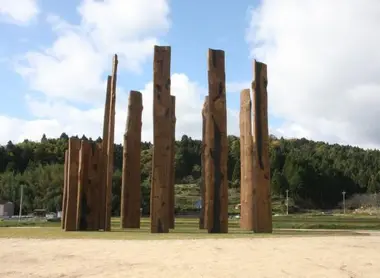 cercle-piliers-jomon cercle-piliers-jomon
