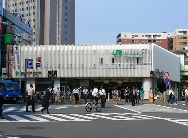 La gare JR de Yoyogi. sortie ouest.