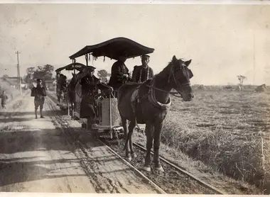 Tram tiré par un cheval