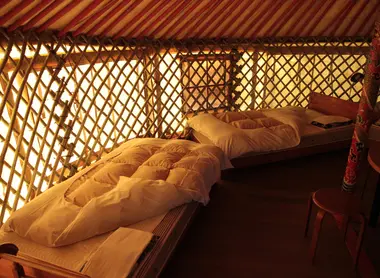 Les lits dans une yourte de Tsutsuji-so