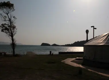 Yourte au bord de la plage de Tsutsuji-so