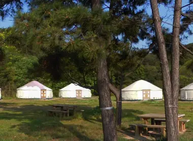 Quelques yourtes de Tsutsuji-so