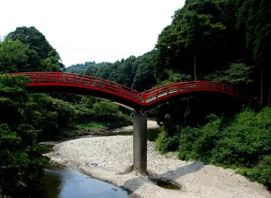 Le grand pont rouge d'Ichihara