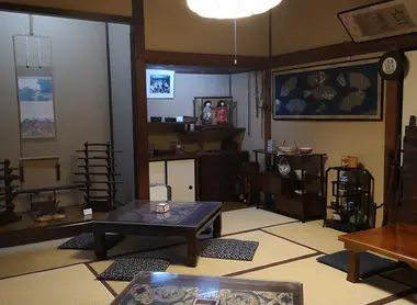 Une des salles du salon de thé Une des salles du salon de thé