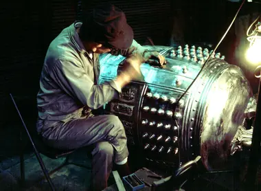 Dinandier au travail