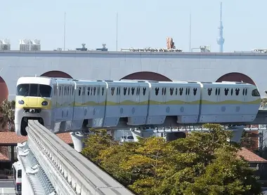 Le monorail de Tokyo Disneyland