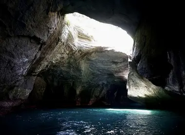 La grotte de Tensodo, Izu