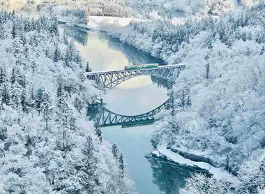 Pont sur la rivière Daiichi Tadami  Pont sur la rivière Daiichi Tadami