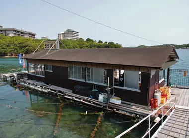 Le restaurant sur l'eau Sazanami
