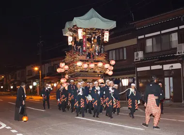 Johana hikiyama-matsuri de nuit