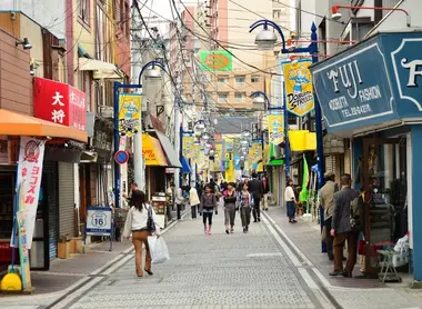 Yokosuka, la rue Dobuita Yokosuka, la rue Dobuita