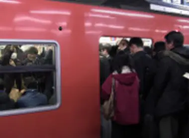 How to Avoid Crowded Trains 