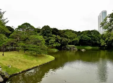 Koishikawa Korakuen Garden is closed to Kasuga station in Tokyo