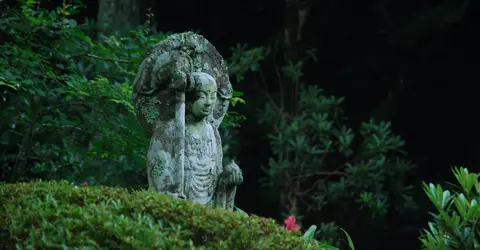 Statuette Jizo du temple Sanzen-in à Ohara Statuette Jizo du temple Sanzen-in à Ohara