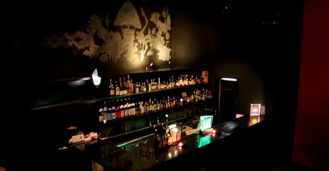 Il bar dello Unit Club di Shibuya è molto ben fornito.