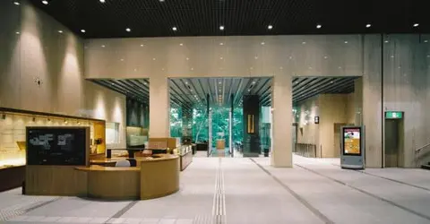 Sala de entrada del Museo de Arte de la Prefectura de Ishikawa.