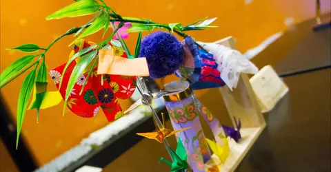 Les 7 ornements de Tanabata selon la tradition de Sendai, version miniature Les 7 ornements de Tanabata selon la tradition de Sendai, version miniature