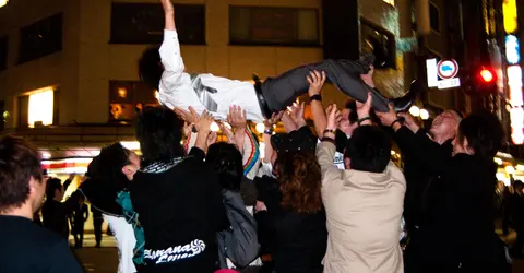 De jeunes fêtards à Katamachi ! De jeunes fêtards à Katamachi !