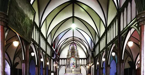 Intérieur de l'église Oura