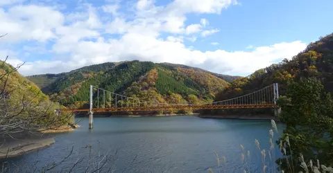 Le lac Kuzuryuko dans la préfecture de Fukui. Le lac Kuzuryuko dans la préfecture de Fukui.