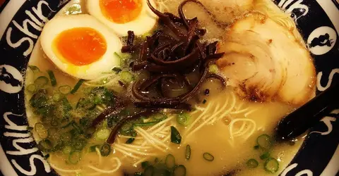 Des ramen dans la pure tradition d'Hakata ! 